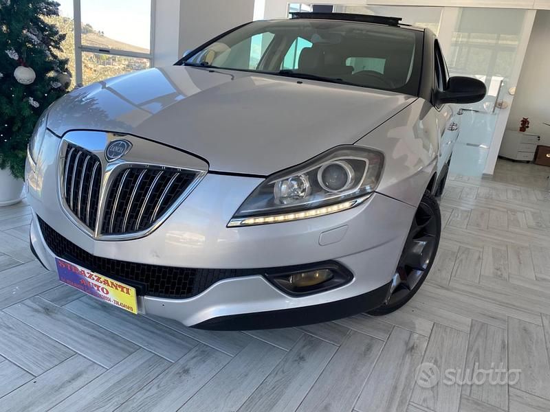 Usata Lancia Delta 190 CV (139 kW) 2011 Grigio Utilitaria