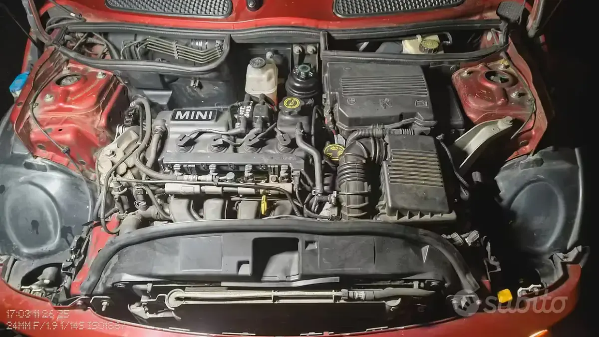 Usata Mini Cooper Seven 116 CV (85 kW) 2006 Rosso Utilitaria