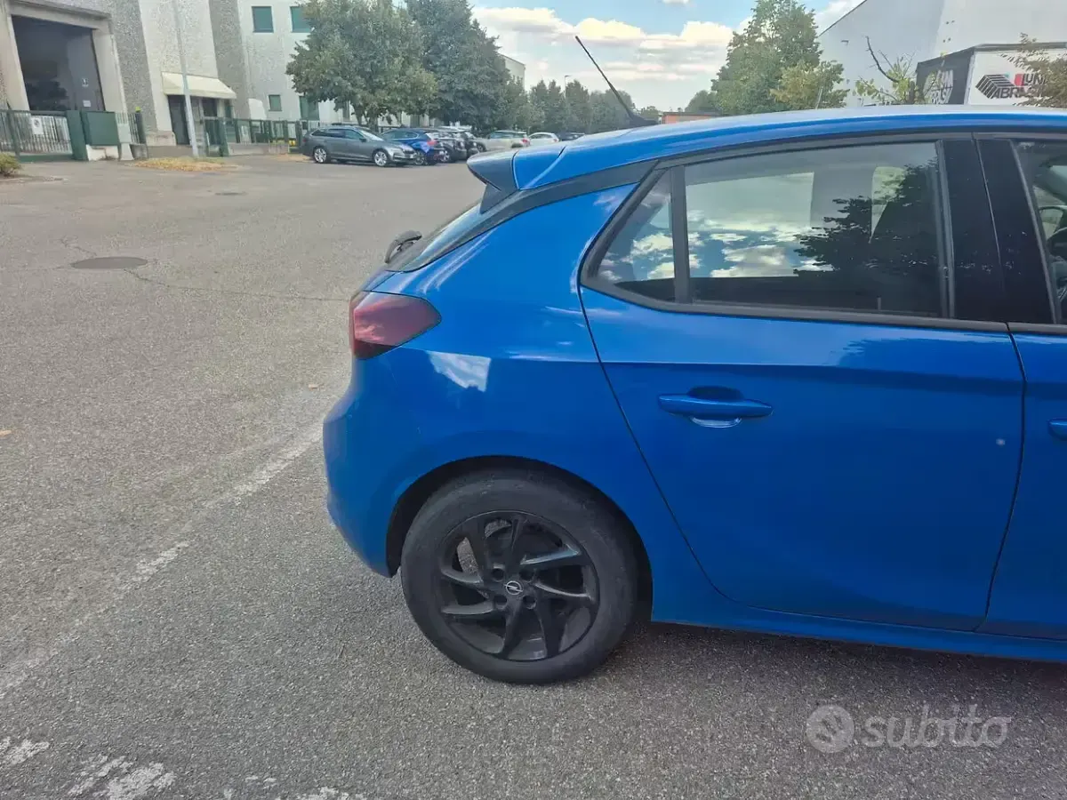 Usata Opel Corsa 75 CV (55 kW) 2023 Bluazzurro Utilitaria