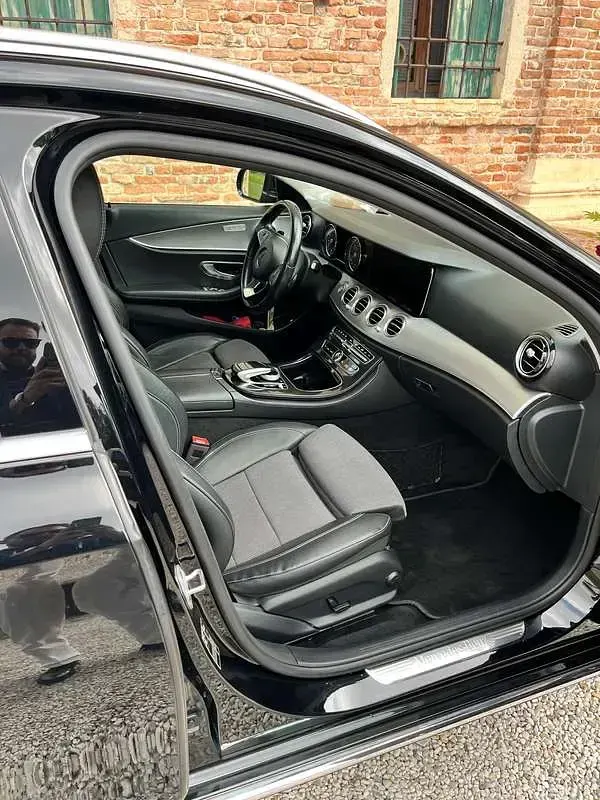 Usata Mercedes E220 Business 150 CV (110 kW) 2018 Nero Station wagon
