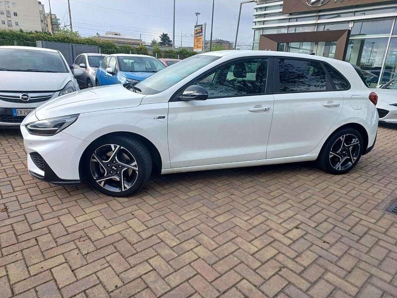 Usata Hyundai i30 N Line 120 CV (88 kW) 2022 Bianco Berlina
