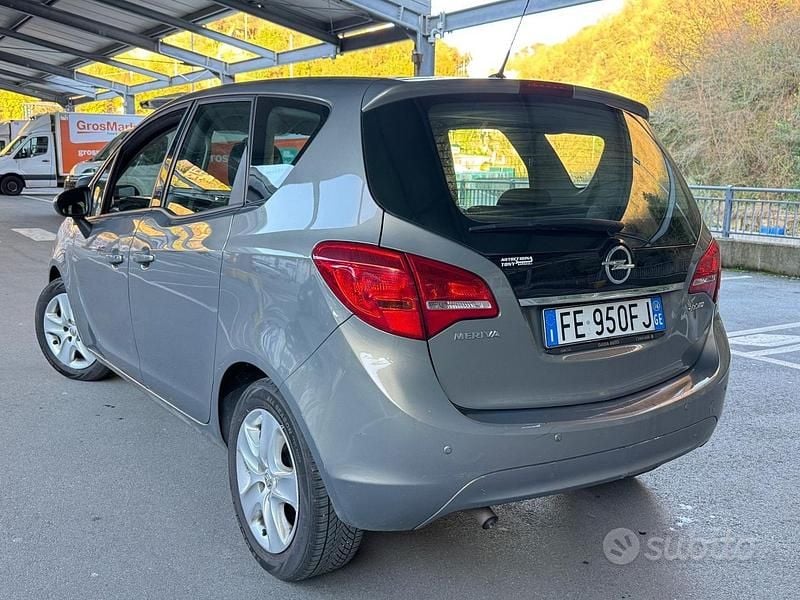 Usata Opel Meriva 120 CV (88 kW) 2016 Marrone Monovolume