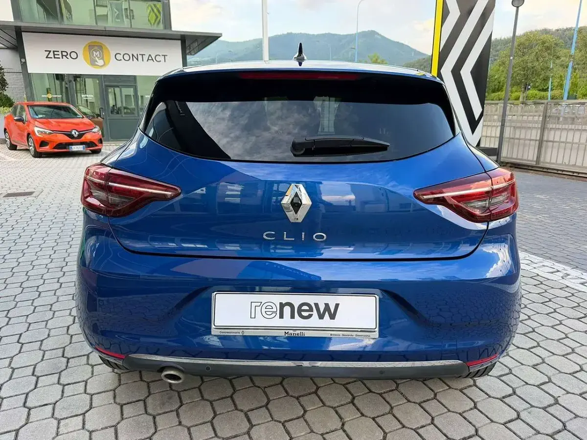 Usata Renault Clio V Techno 101 CV (74 kW) 2023 Blu/azzurro Berlina