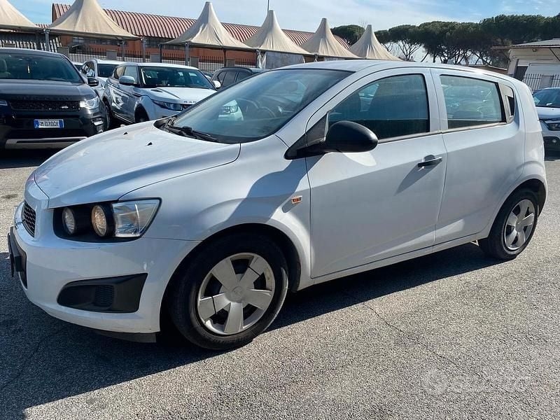 Usata Chevrolet Aveo LS 86 CV (63 kW) 2014 Bianco Berlina