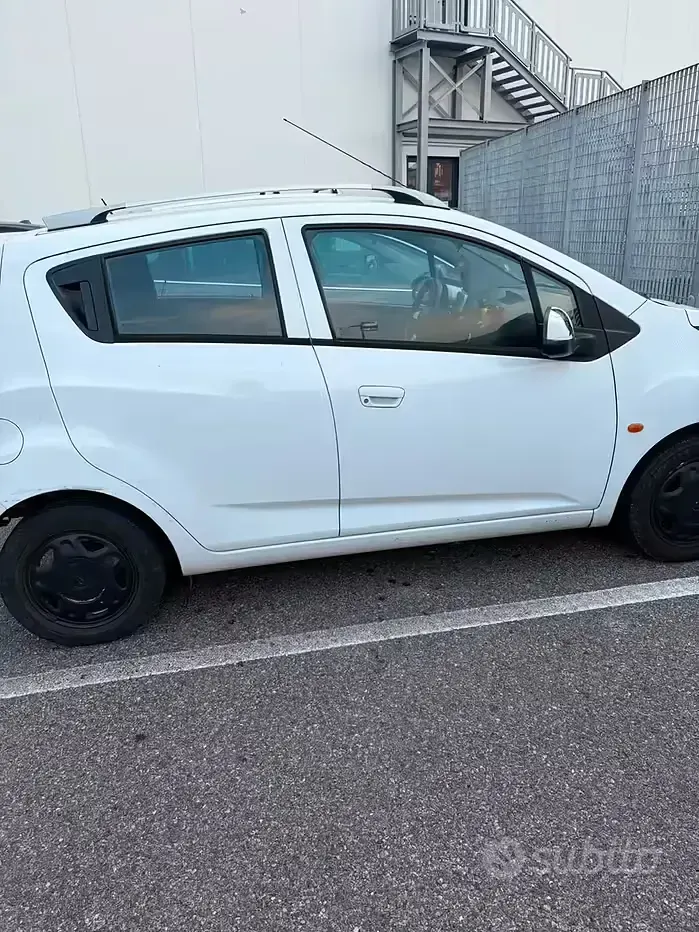 Usata Chevrolet Spark 68 CV (50 kW) 2010 Bianco Utilitaria