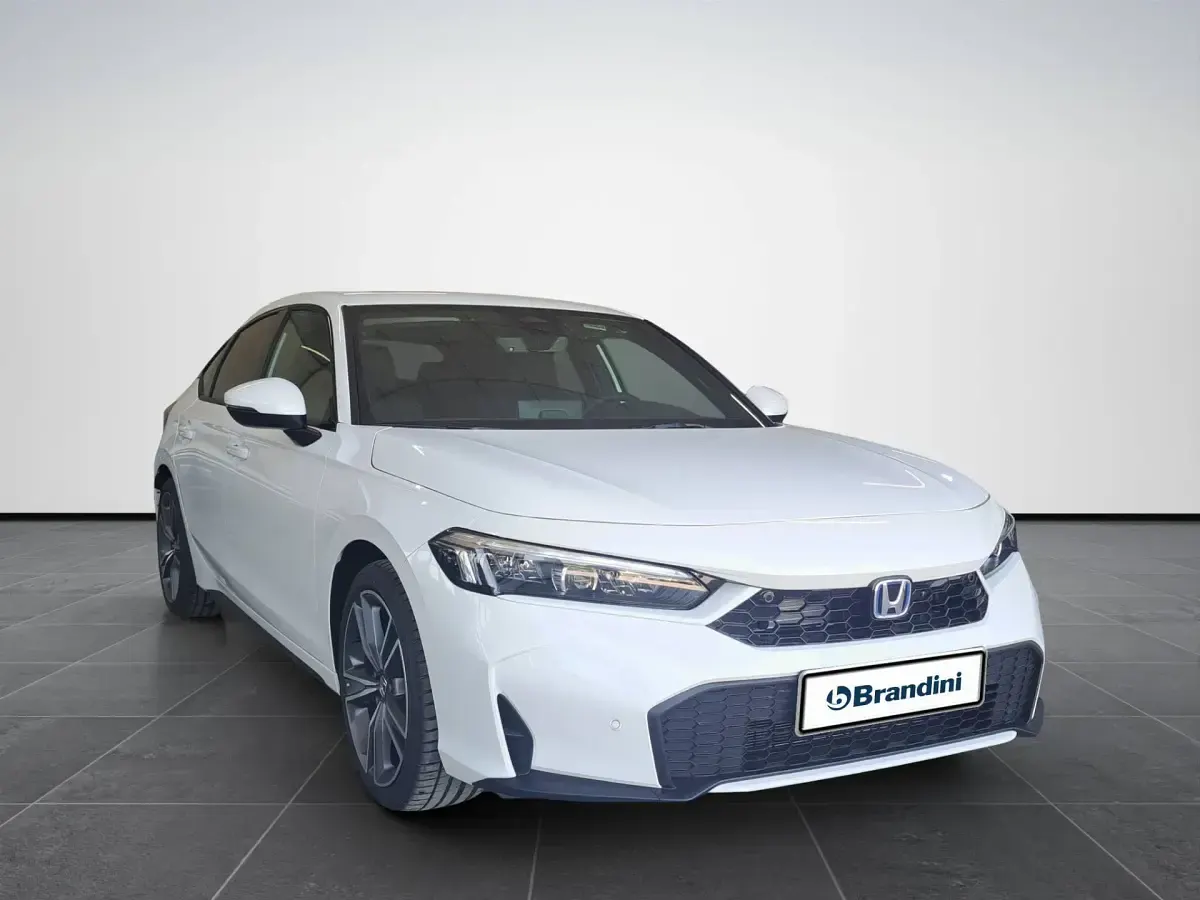 Nuova Honda Civic Advance 143 CV (105 kW) 2026 Platinum white Berlina