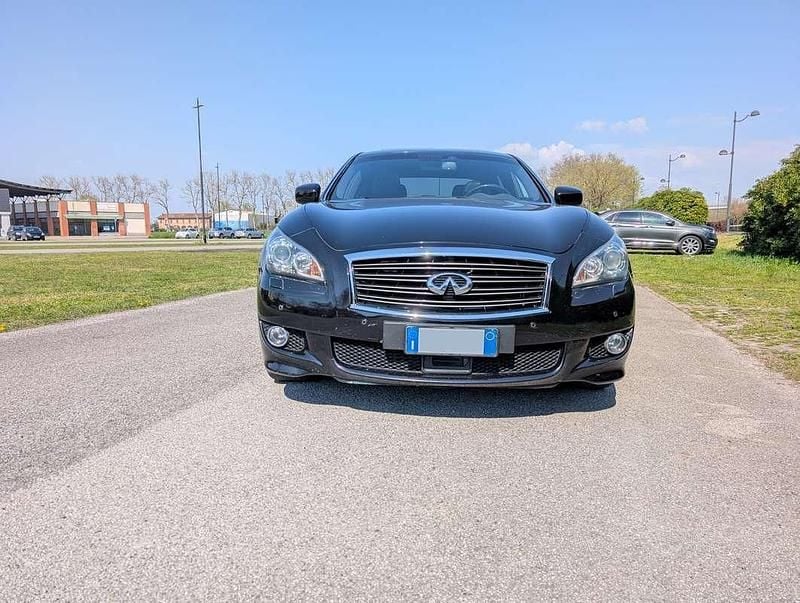 Usata Infiniti M30 Premium 238 CV (175 kW) 2013 Nero Coupé