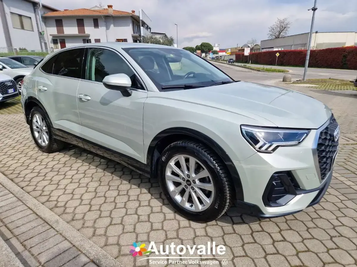 Usata Audi Q3 Comfort 150 CV (110 kW) 2021 Argento SUV