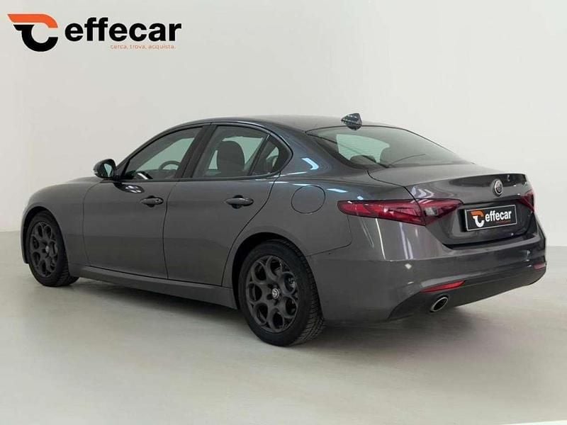 Usata Alfa Romeo Giulia 160 CV (117 kW) 2021 Grigio scuro Berlina