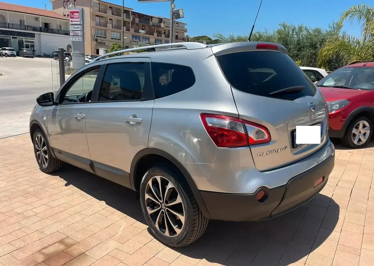 Usata Nissan Qashqai 131 CV (96 kW) 2014 Grigio SUV