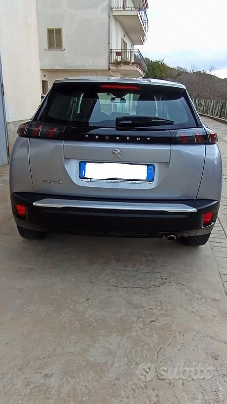 Usata Peugeot 2008 S 110 CV (80 kW) 2021 Grigio SUV