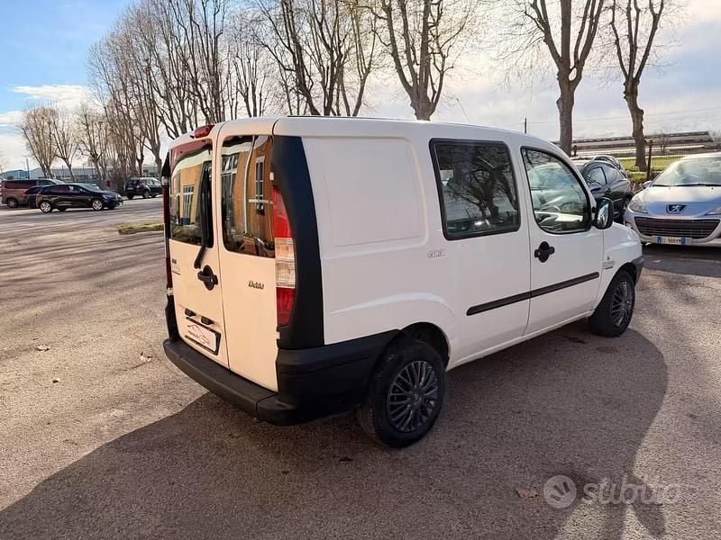 Usata Fiat Doblò 62 CV (45 kW) 2003 Bianco Monovolume