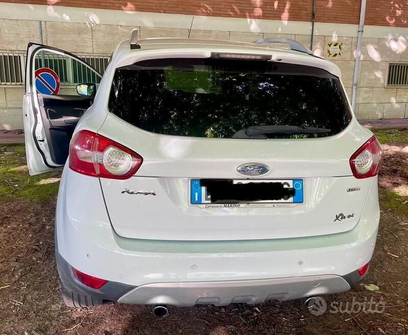 Usado Ford Kuga 140 CV (102 kW) 2010 Blanco SUV
