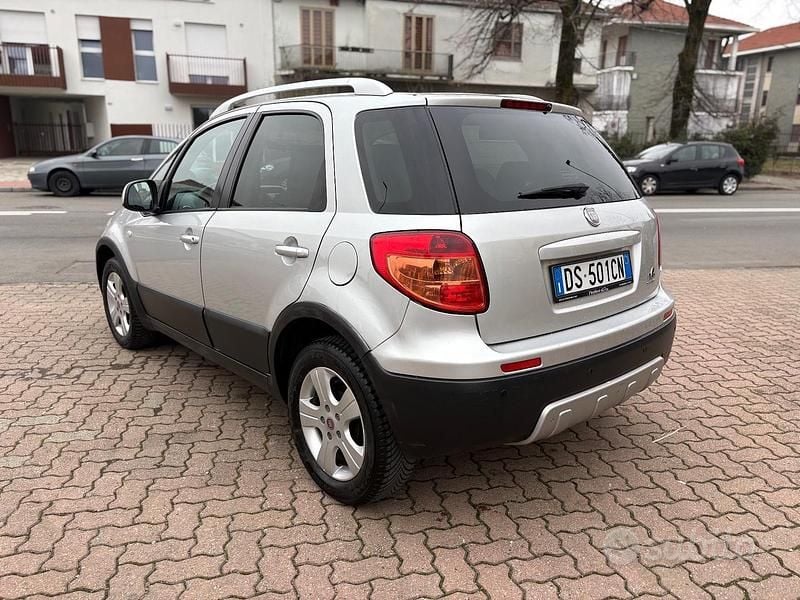 Usata Fiat Sedici 120 CV (88 kW) 2008 Grigio SUV