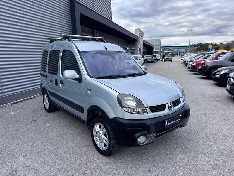 Usata Renault Kangoo 84 CV (61 kW) 2005 Grigio Monovolume