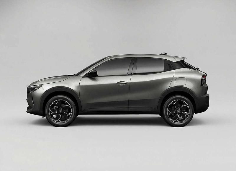 Usata Alfa Romeo Junior 114 kW (156 CV) 2025 Grigio SUV