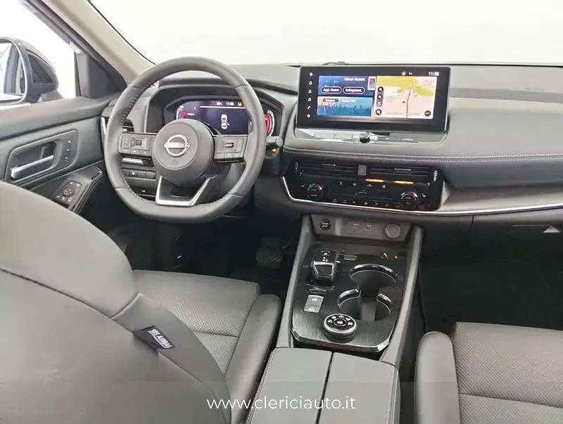 Usata Nissan X-Trail 213 CV (156 kW) 2025 Grigio SUV