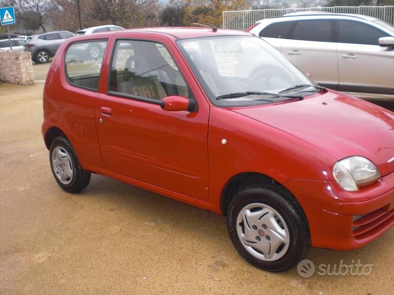 Usata Fiat 600 54 CV (39 kW) 2010 Rosso Utilitaria