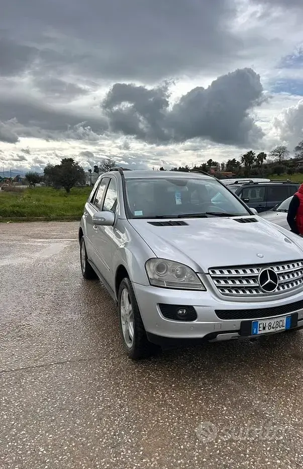 Usata Mercedes ML320 224 CV (164 kW) 2009 Bianco SUV