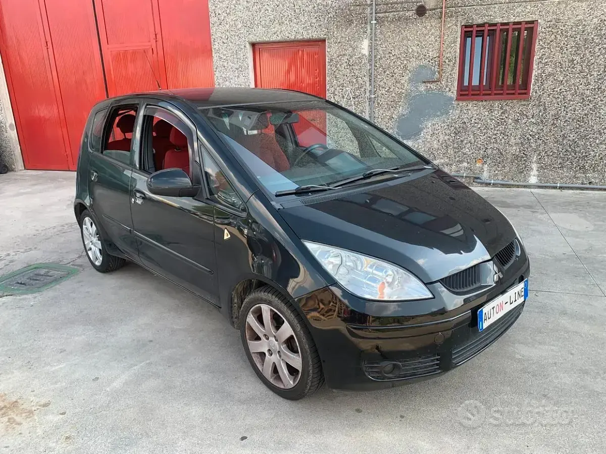 Usata Mitsubishi Colt 75 CV (55 kW) 2008 Nero Berlina