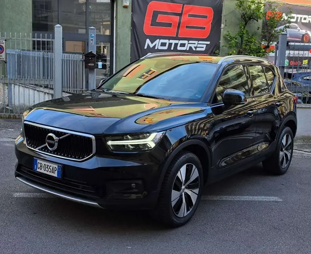 Usata Volvo XC40 Momentum 261 CV (191 kW) 2020 Bianco SUV