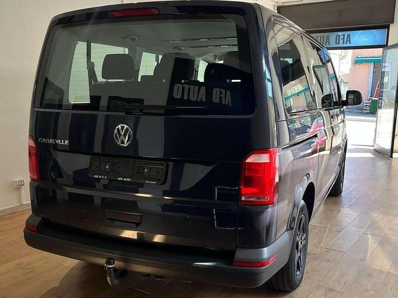 Usata VW Caravelle Comfortline 150 CV (110 kW) 2020 Blu/azzurro Furgone