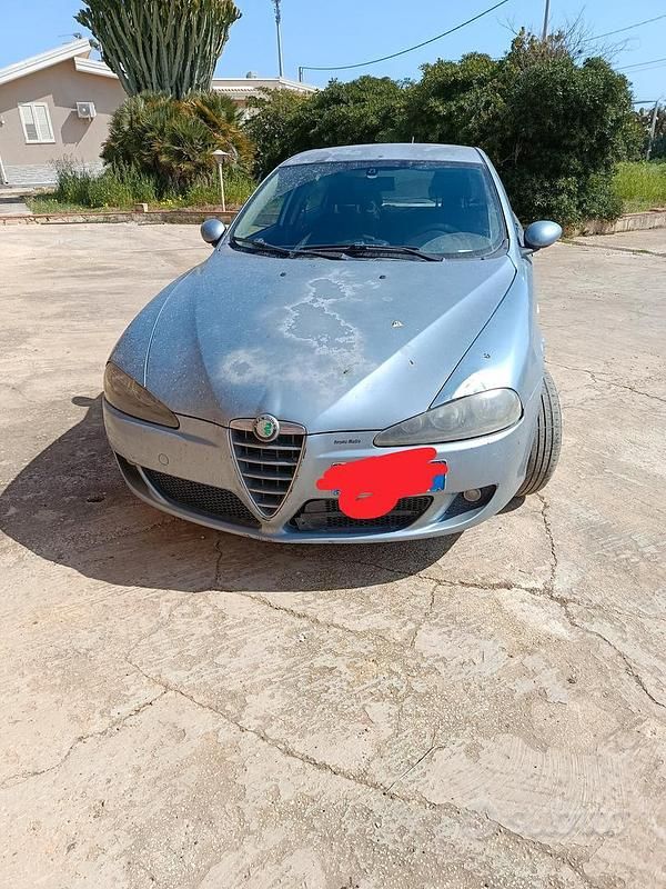 Usata Alfa Romeo 147 115 CV (84 kW) 2006 Grigio Utilitaria
