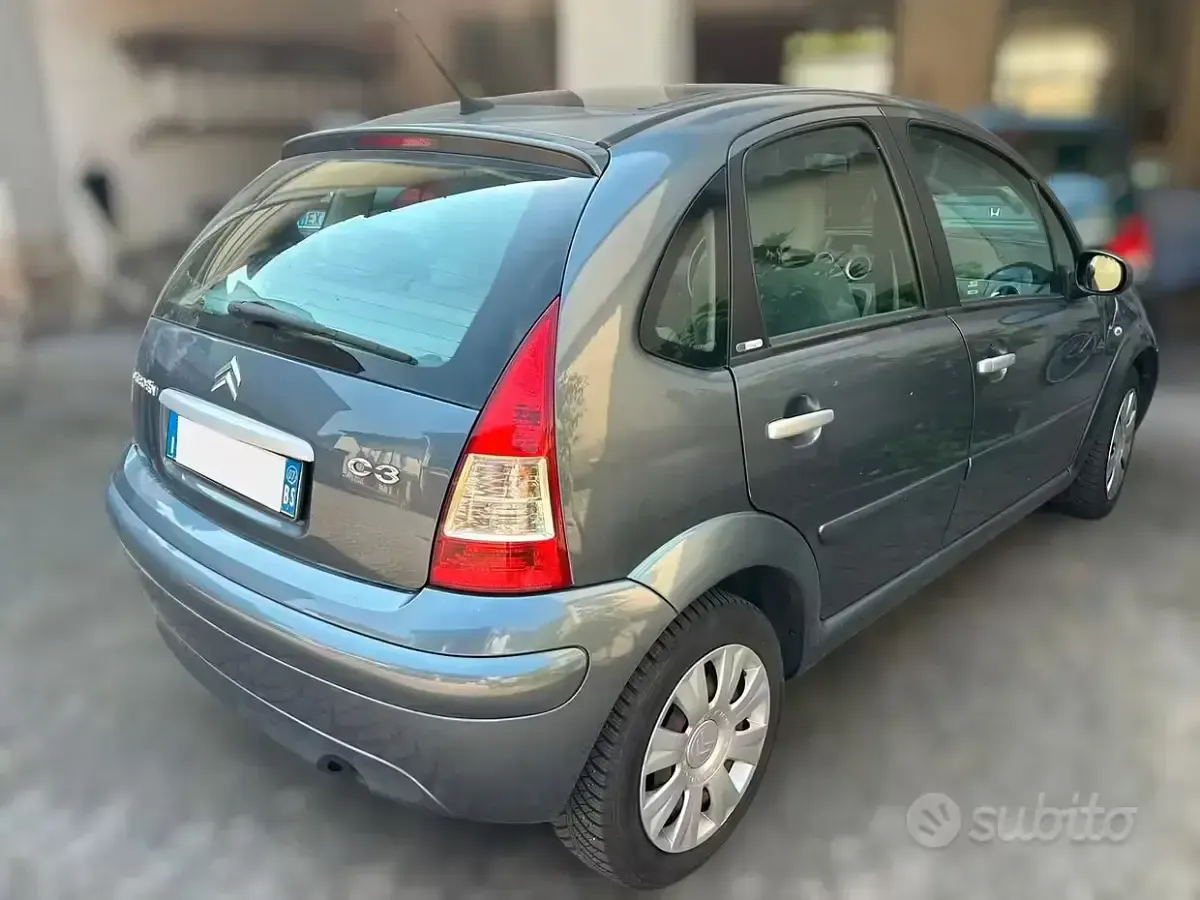 Begagnad Citroën C3 73 HK (53 kW) 2007 Grå Sedan