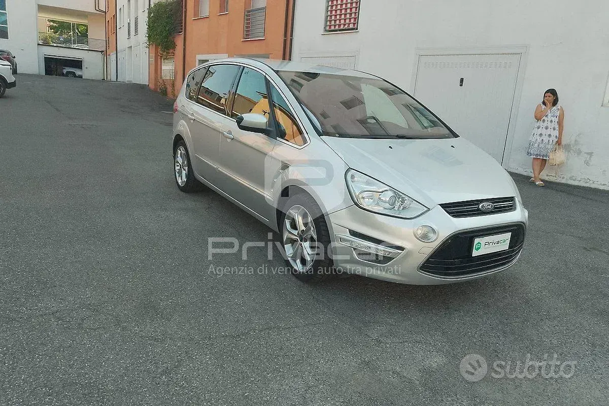 Usata Ford S-MAX Titanium 163 CV (119 kW) 2013 Grigio Monovolume