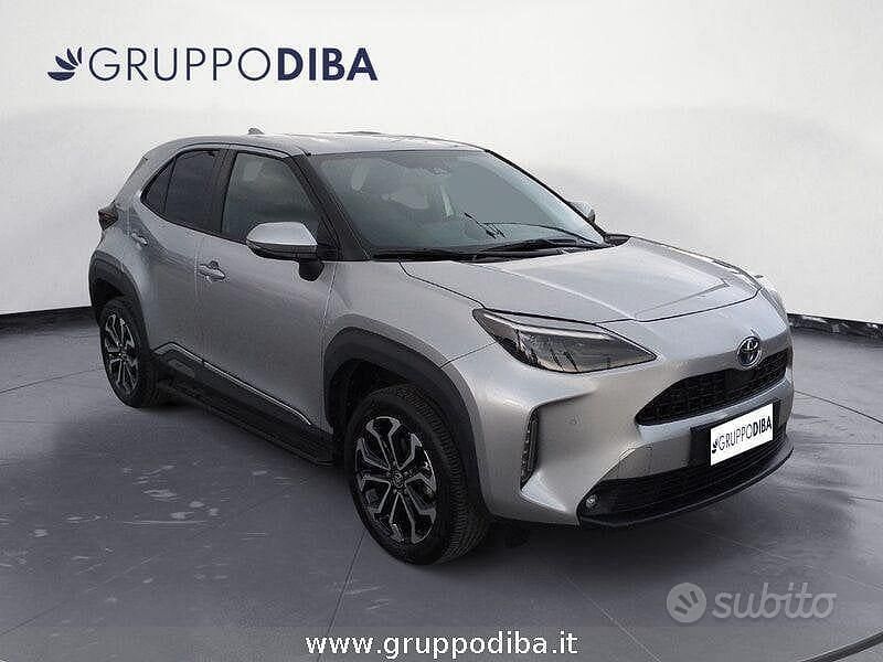 Usata Toyota Yaris Cross Trend 116 CV (85 kW) 2022 Grigio SUV