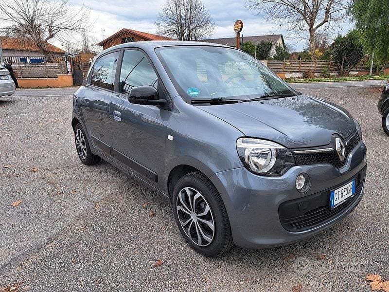 Usata Renault Twingo LIMITED 70 CV (51 kW) 2017 Grigio Utilitaria
