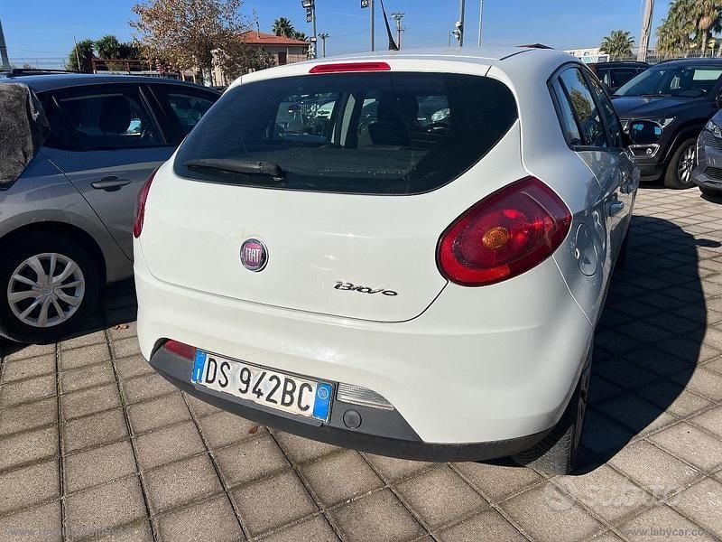 Usata Fiat Bravo Dynamic 120 CV (88 kW) 2008 Bianco Utilitaria