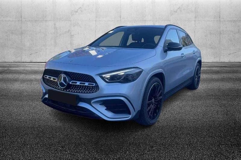 Usata Mercedes GLA200 AMG Line Premium 150 CV (110 kW) 2025 Argento SUV