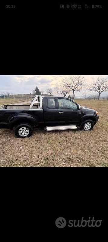 Usata Toyota HiLux 120 CV (88 kW) 2008 Nero Pick-up