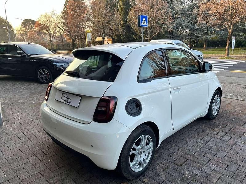Usata Fiat 500e 42 kW (58 CV) 2022 Bianco Utilitaria