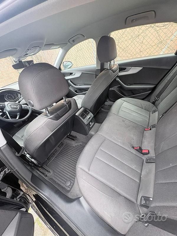 Usata Audi A4 Design 150 CV (110 kW) 2018 Nero Berlina
