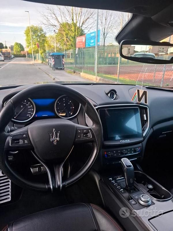 Usata Maserati Ghibli 275 CV (202 kW) 2019 Nero Berlina