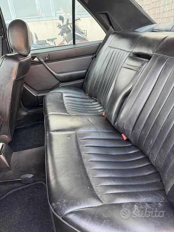 Usata Mercedes E200 122 CV (89 kW) 1991 Berlina