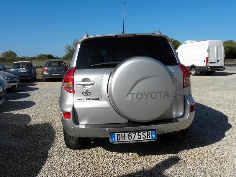 Usata Toyota RAV4 Sol 136 CV (100 kW) 2007 Argento SUV