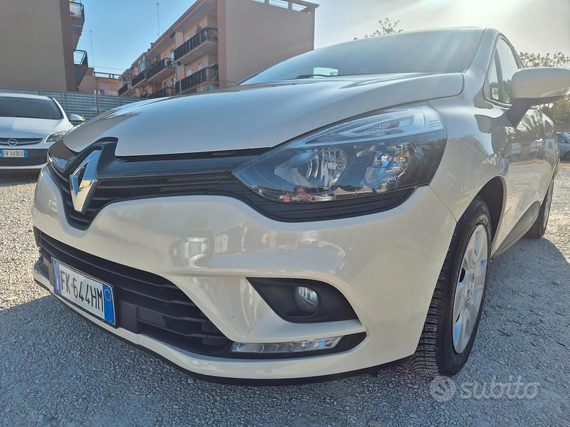 Usata Renault Clio IV Zen 75 CV (55 kW) 2017 Beige Berlina