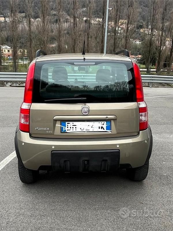 Usata Fiat Panda 4x4 Climbing 60 CV (44 kW) 2008 Oro Utilitaria
