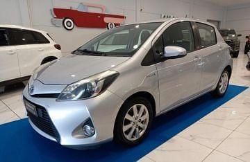Usata Toyota Yaris Hybrid Lounge 101 CV (74 kW) 2013 Altro Berlina