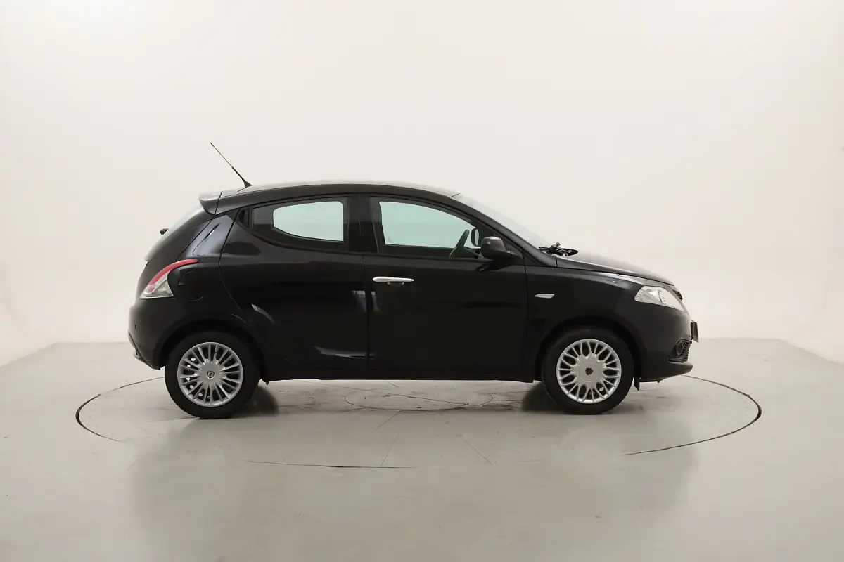 Usata Lancia Ypsilon Gold 69 CV (50 kW) 2019 Utilitaria