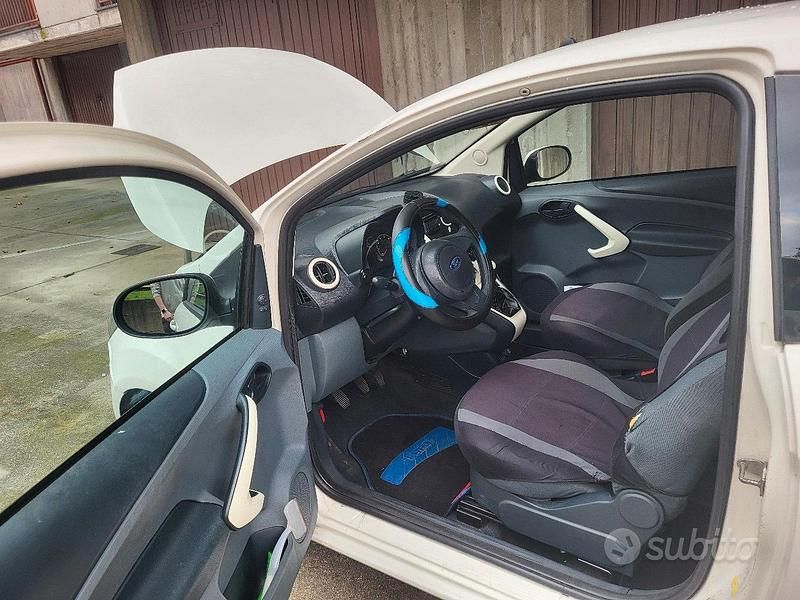 Usata Ford Ka 69 CV (50 kW) 2012 Bianco Utilitaria