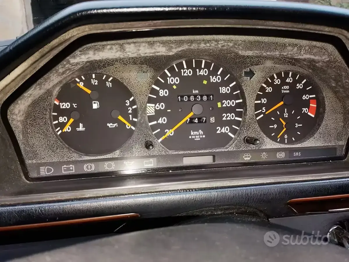 Usata Mercedes E200 136 CV (100 kW) 1993 Cabrio