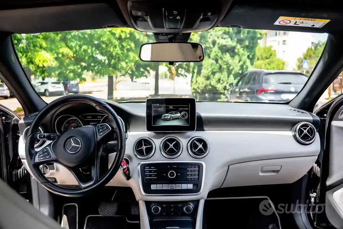Usata Mercedes 200 Premium 136 CV (100 kW) 2016 Nero Berlina