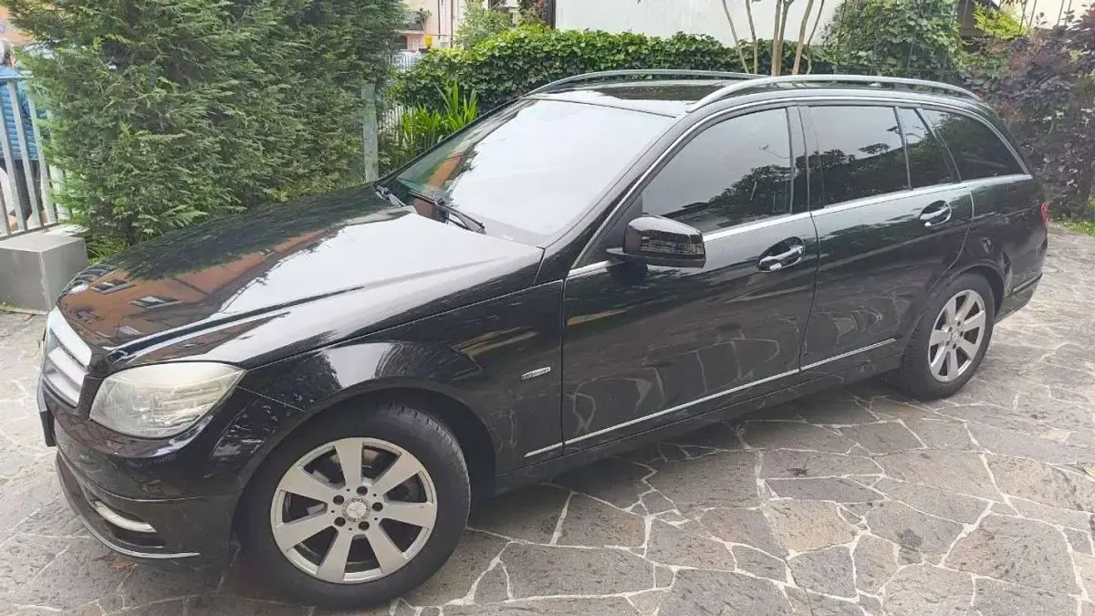 Usata Mercedes C200 136 CV (100 kW) 2010 Nero Station wagon