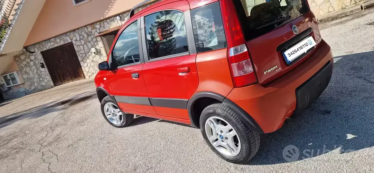 Usata Fiat Panda 4x4 70 CV (51 kW) 2006 Rosso Utilitaria