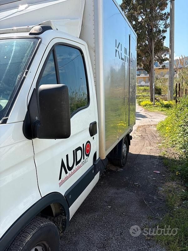 Usata Iveco Daily 145 CV (106 kW) 2006 Bianco Berlina