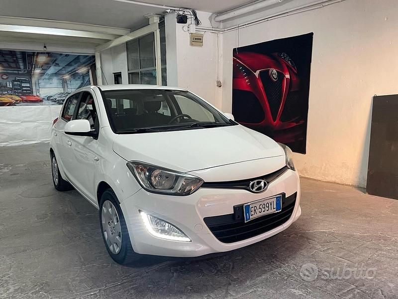 Usata Hyundai i20 Edition 85 CV (62 kW) 2013 Bianco Berlina